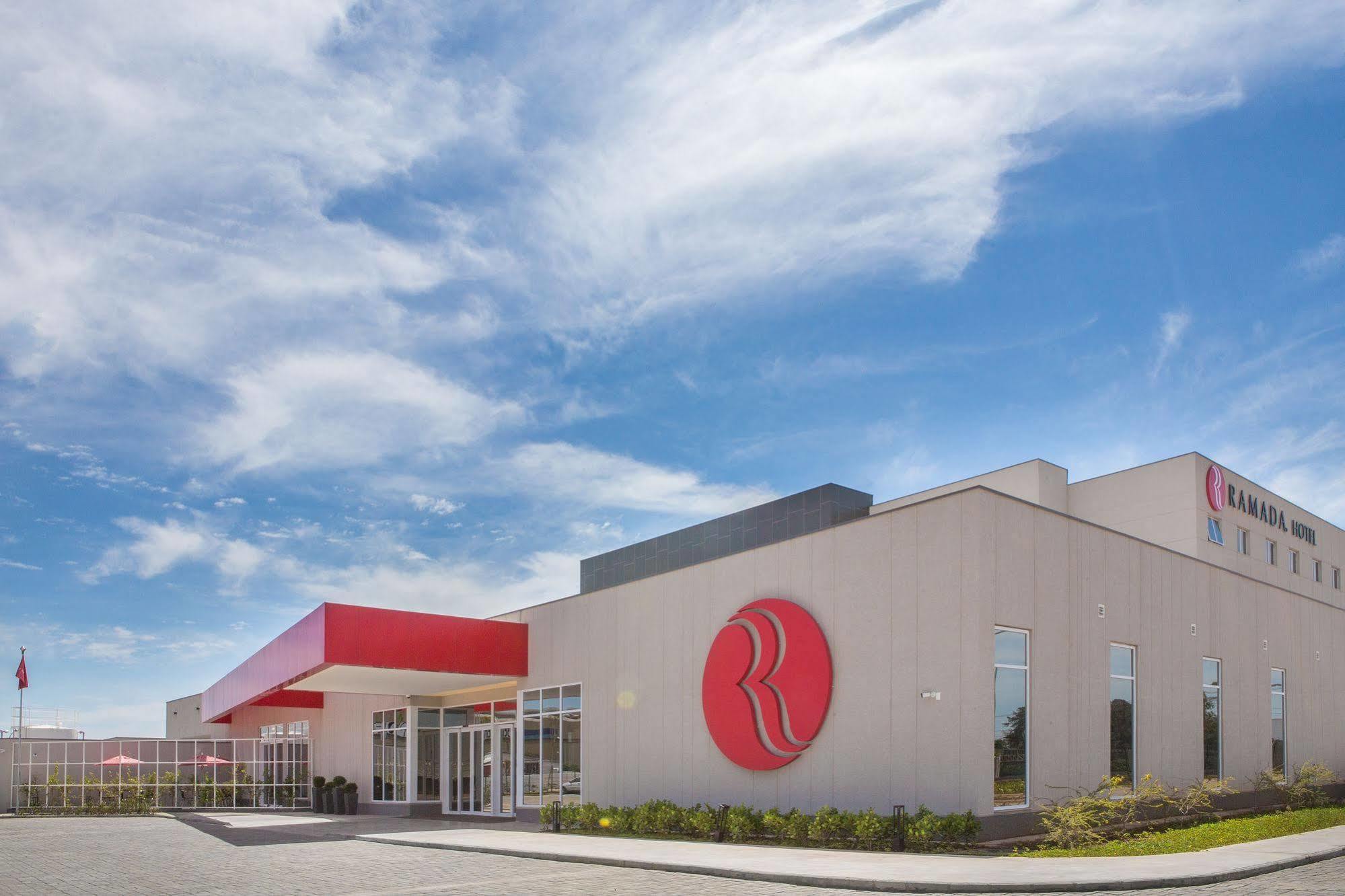 Ramada Campinas Viracopos Hotel Buitenkant foto