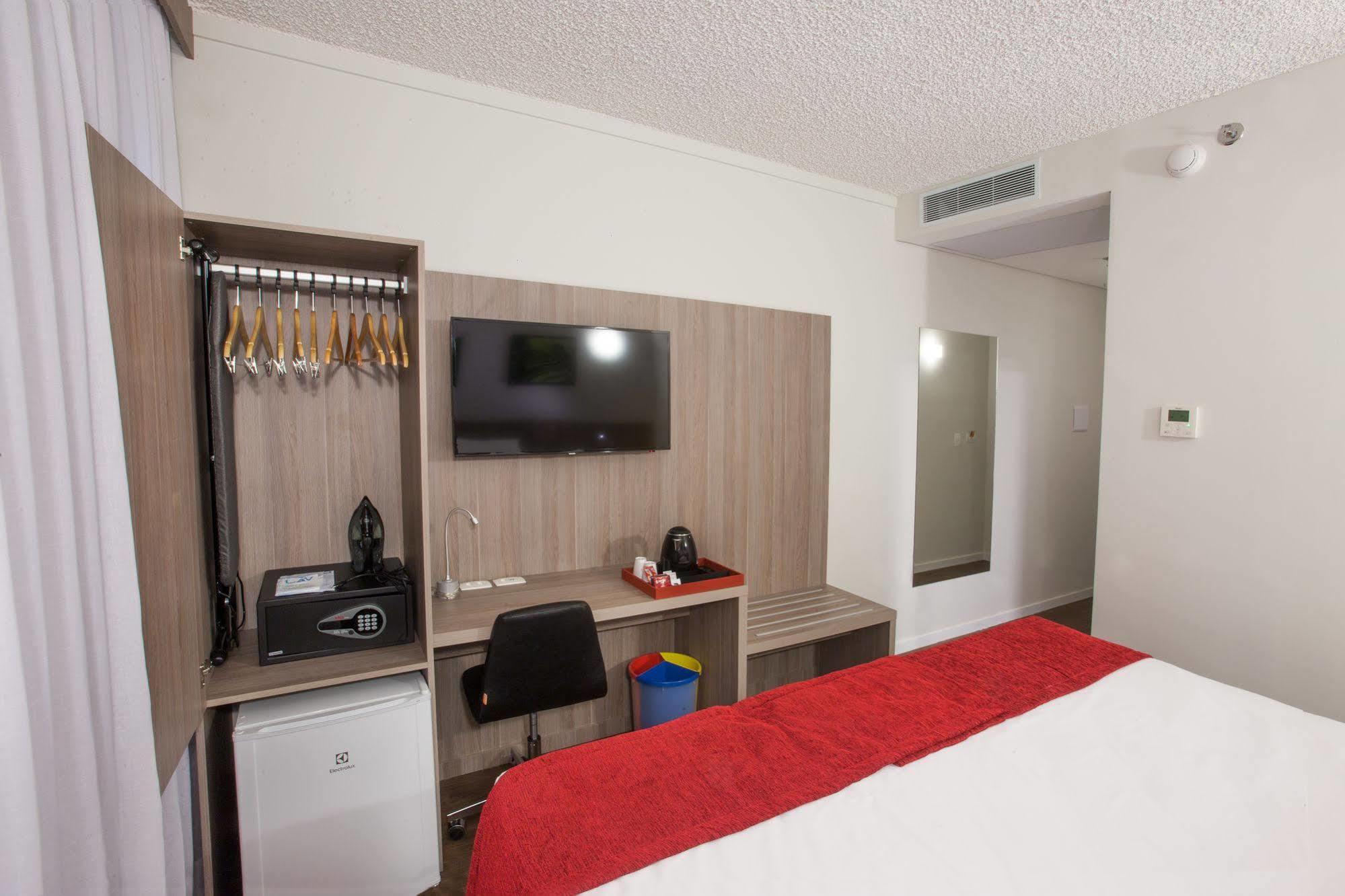 Ramada Campinas Viracopos Hotel Buitenkant foto